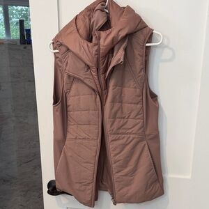 Lululemon packet down vest in Mauve